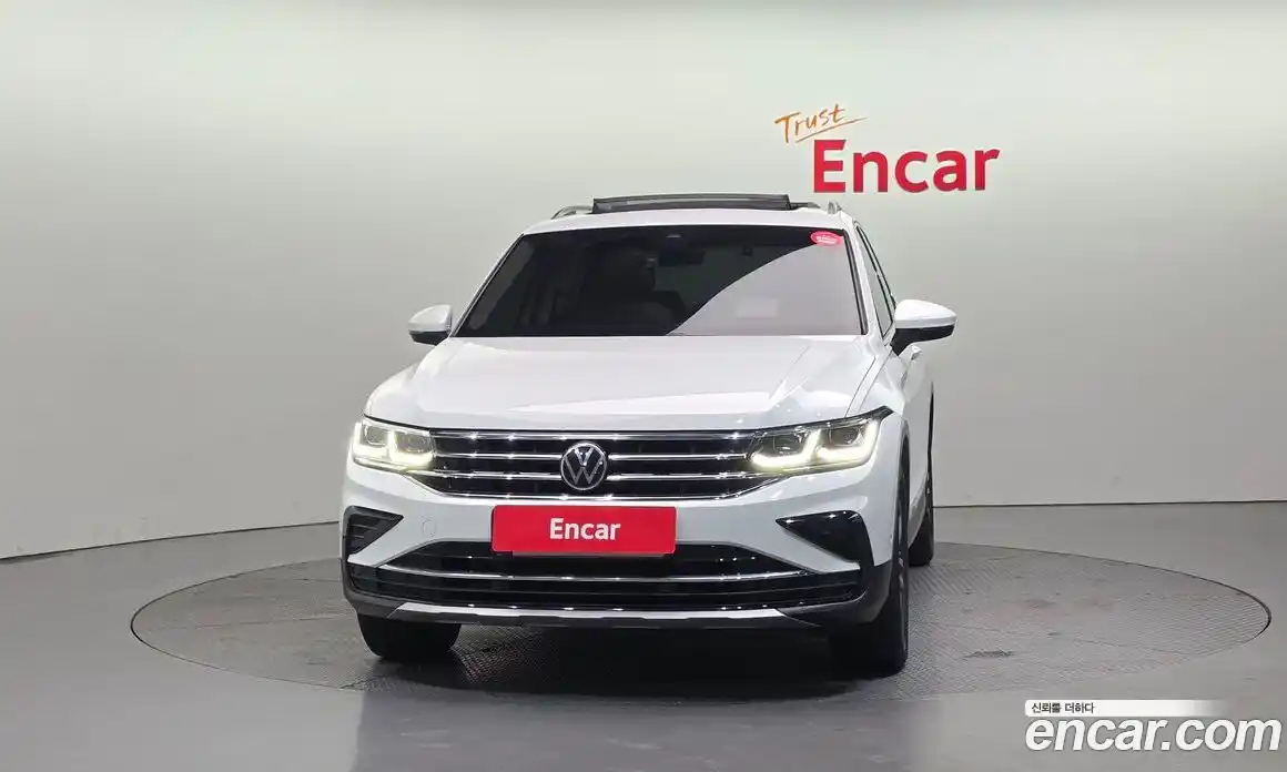 Volkswagen Tiguan 2023 2.0 Автомат в Москве № 198995, фото 3