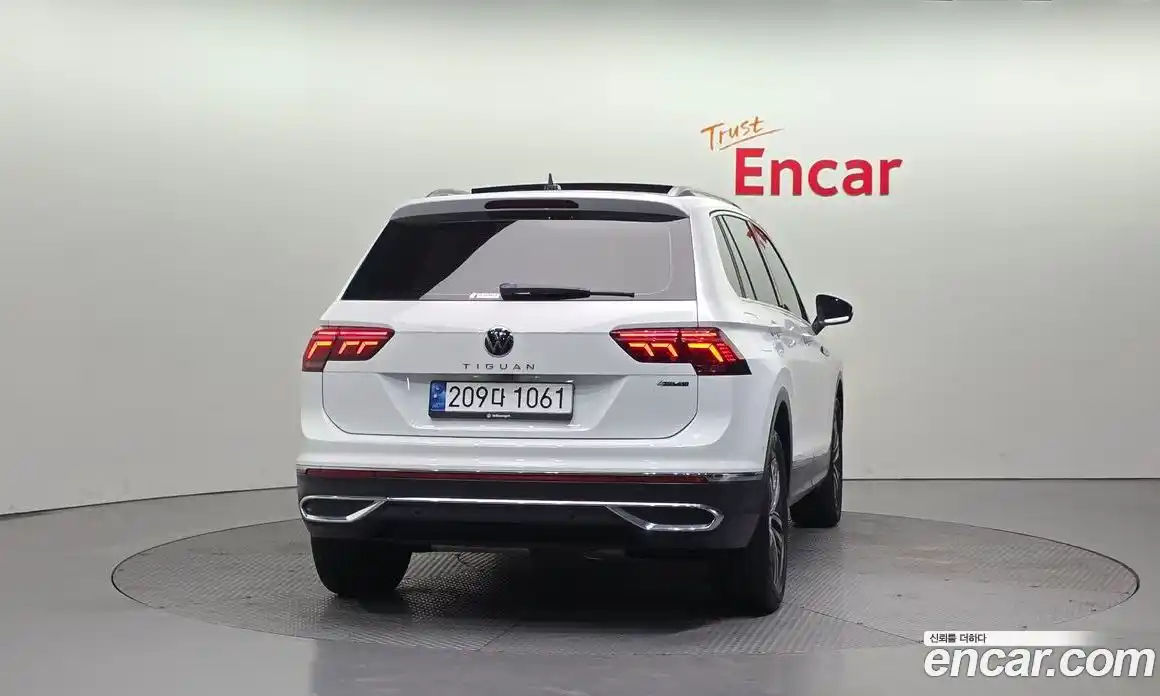 Volkswagen Tiguan 2023 2.0 Автомат в Москве № 198995, фото 4