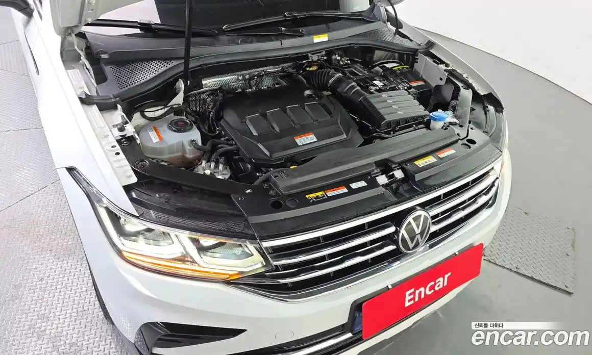 Volkswagen Tiguan 2023 2.0 Автомат в Москве № 198995, фото 6