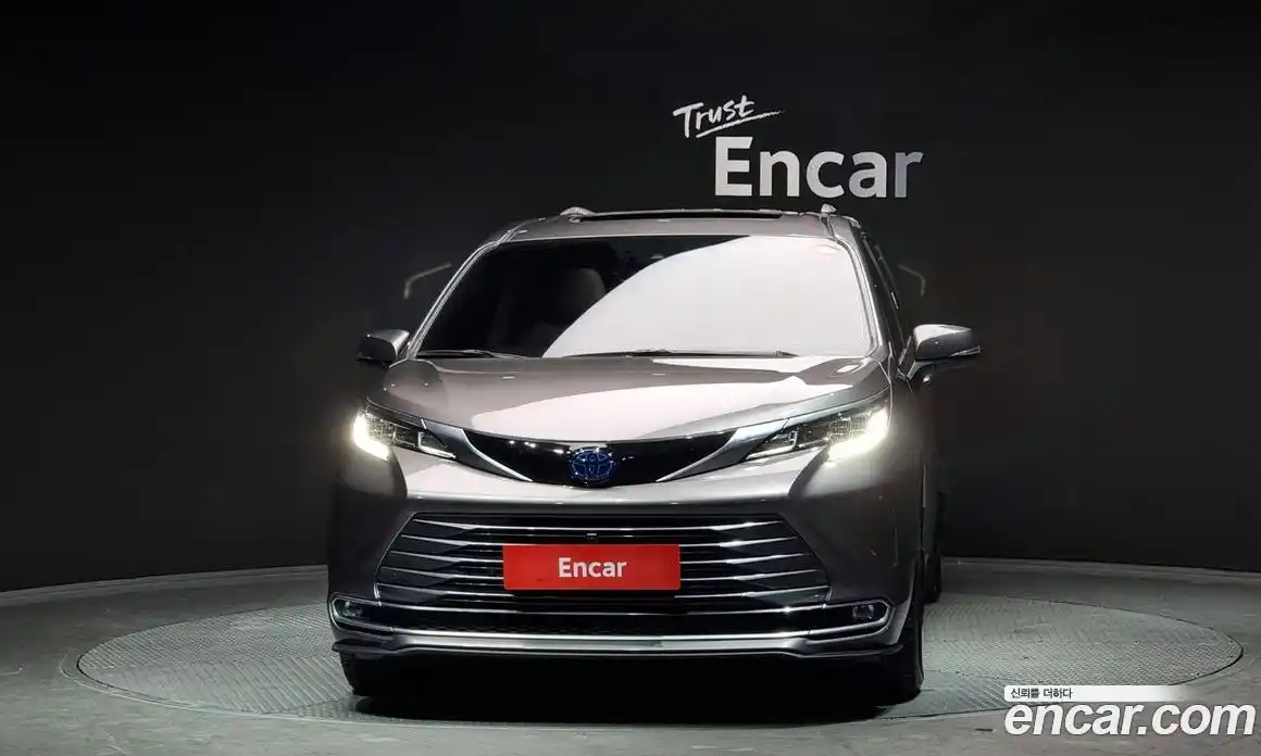 Toyota Sienna 2022 2.5 Автомат в Москве № 199597, фото 3