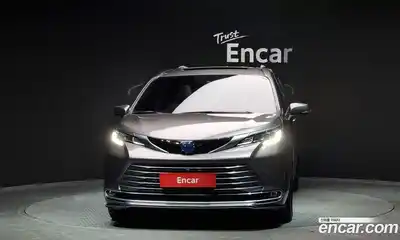 Toyota Sienna 2022 2.5 Автомат в Москве № 199597, миниатюра 3