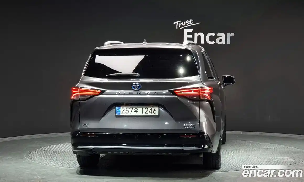 Toyota Sienna 2022 2.5 Автомат в Москве № 199597, фото 4