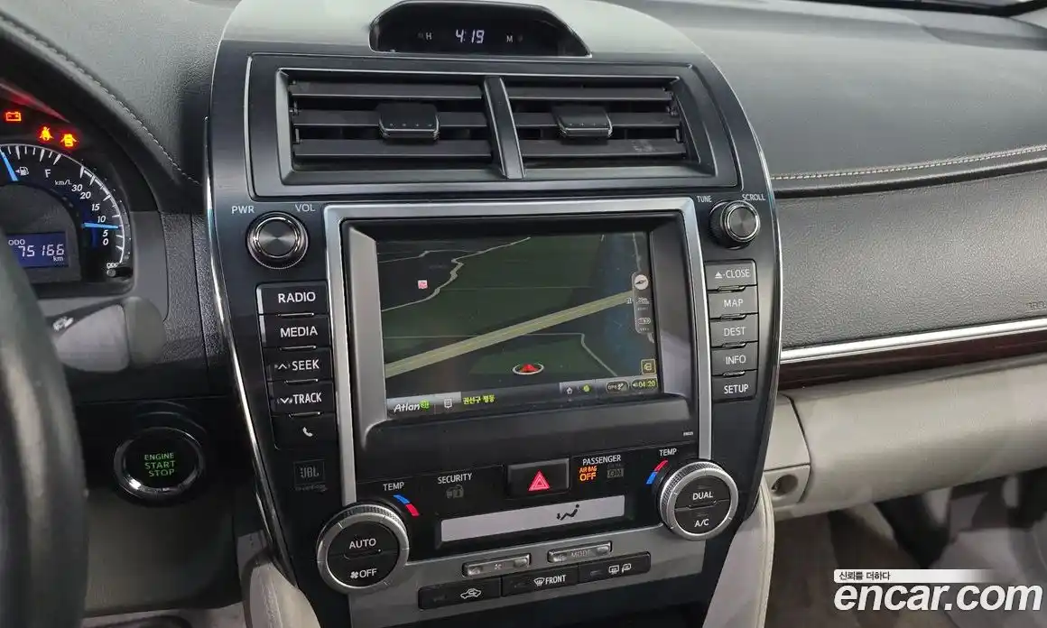 Toyota Camry 2013 2.5 Автомат в Москве № 199604, фото 20