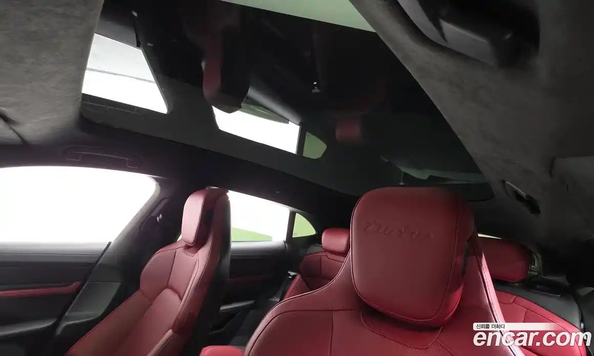 Porsche Taycan 2022 0.1 Автомат в Москве № 212938, фото 16