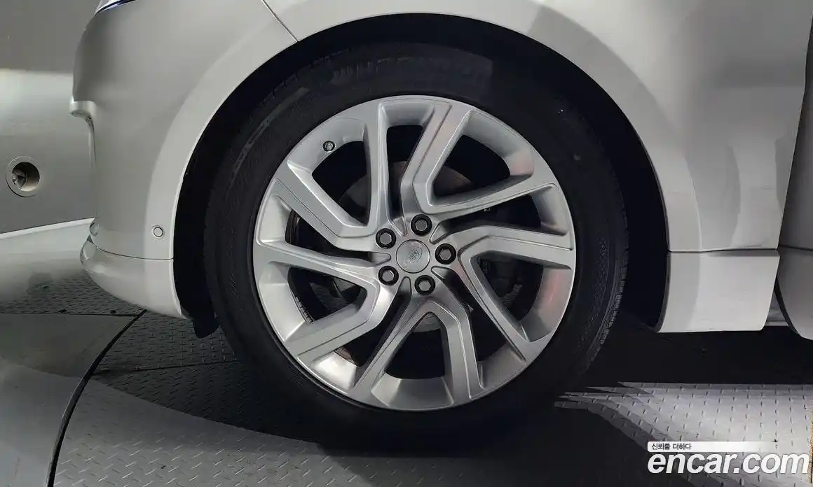 Land Rover Range-Rover Sport 2019 3.0 Автомат в Москве № 213428, фото 19