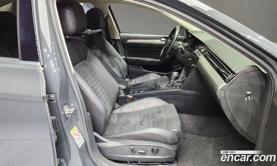 Volkswagen Passat 2018 2.0 Автомат в Москве № 215306, фото 11