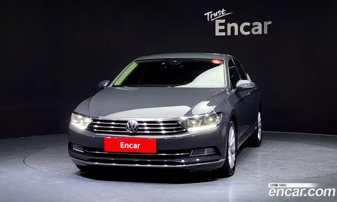 Volkswagen Passat 2018 2.0 Автомат в Москве № 215306, фото 3