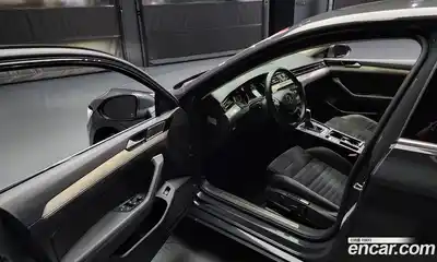 Volkswagen Passat 2018 2.0 Автомат в Москве № 215306, миниатюра 10
