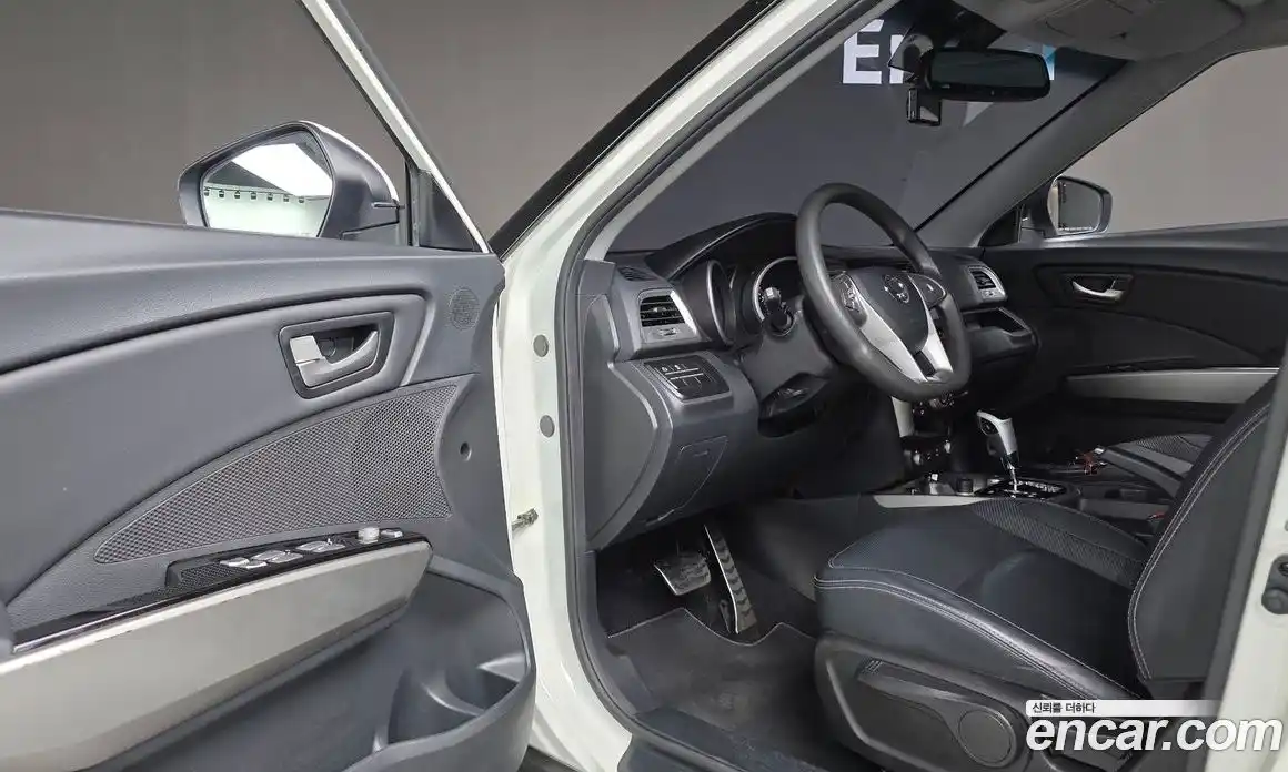 SsangYong TIBOLI 2016 1.6 Автомат в Москве № 21981, фото 12