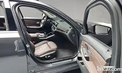 BMW 3-Series 2022 2.0 Автомат в Москве № 228388, миниатюра 11