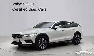 Volvo V60, 2025