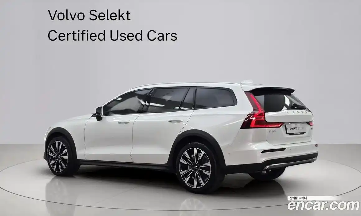 Volvo V60 2025 2.0 Автомат в Москве № 230718, фото 4