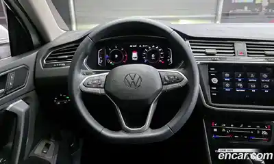 Volkswagen Tiguan 2021 2.0 Автомат в Москве № 232086, миниатюра 5