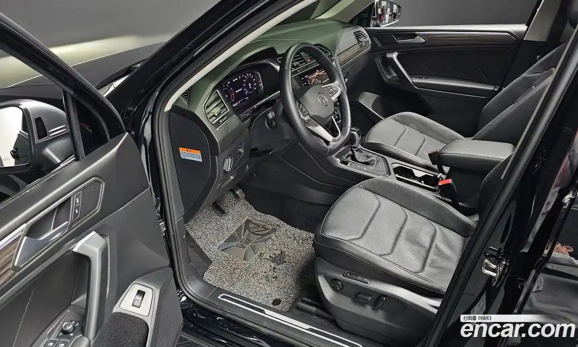 Volkswagen Tiguan 2023 2.0 Автомат в Москве № 232099, фото 11