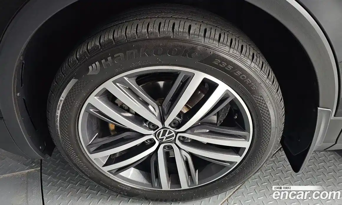 Volkswagen Tiguan 2023 2.0 Автомат в Москве № 232099, фото 12