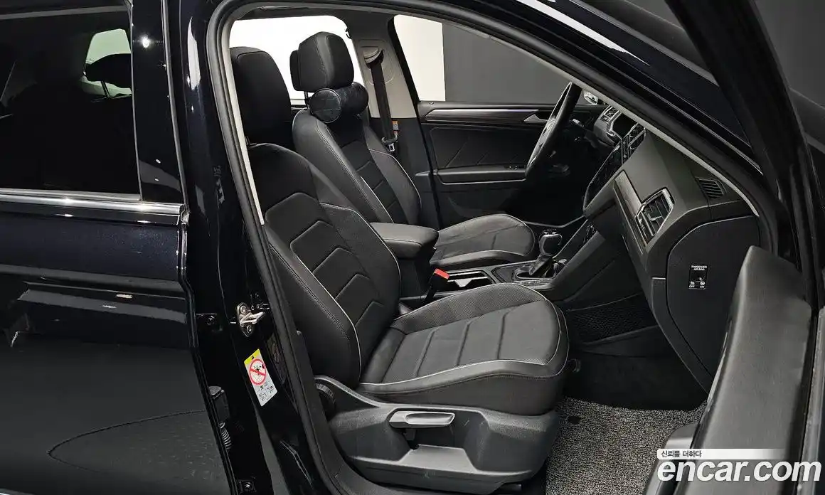 Volkswagen Tiguan 2023 2.0 Автомат в Москве № 232099, фото 14