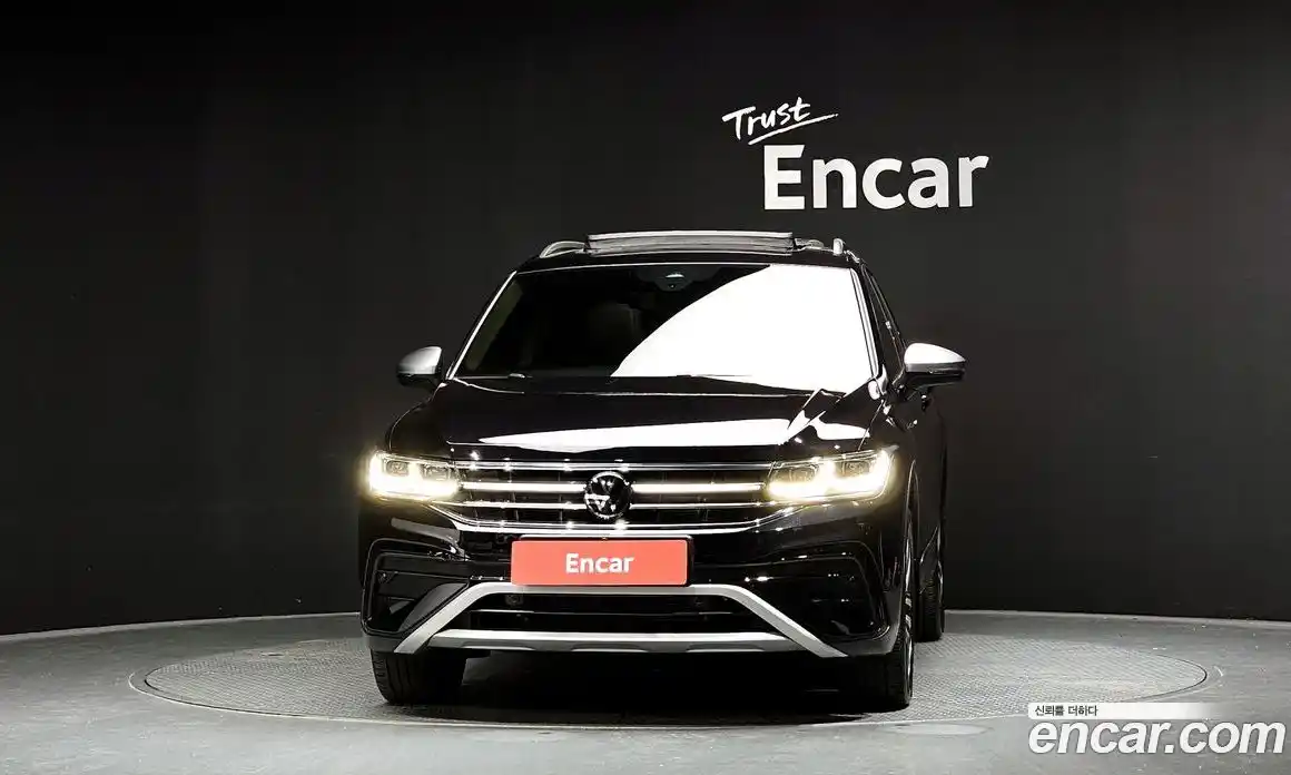 Volkswagen Tiguan 2023 2.0 Автомат в Москве № 232099, фото 3