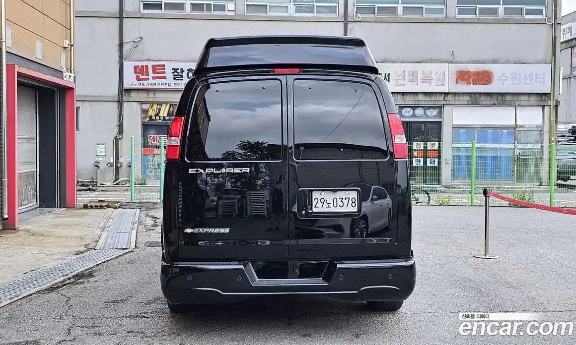 Chevrolet Express Van 2017 6.0 Автомат в Москве № 260298, фото 4