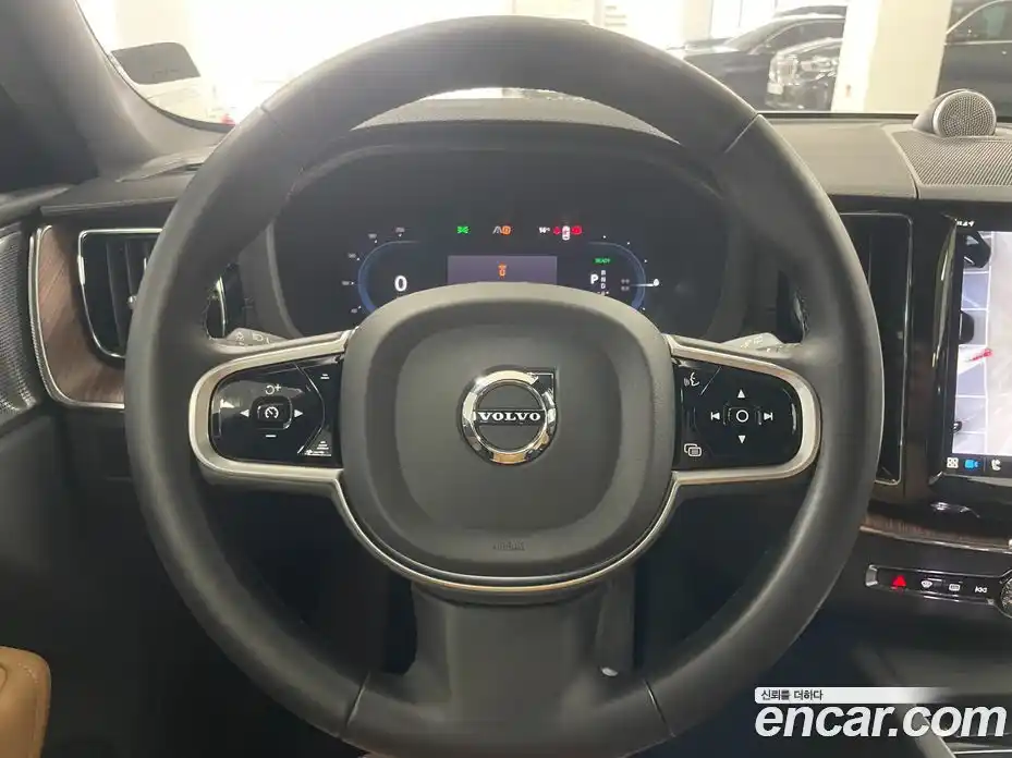 Volvo XC60 2025 2.0 Автомат в Москве № 270070, фото 17