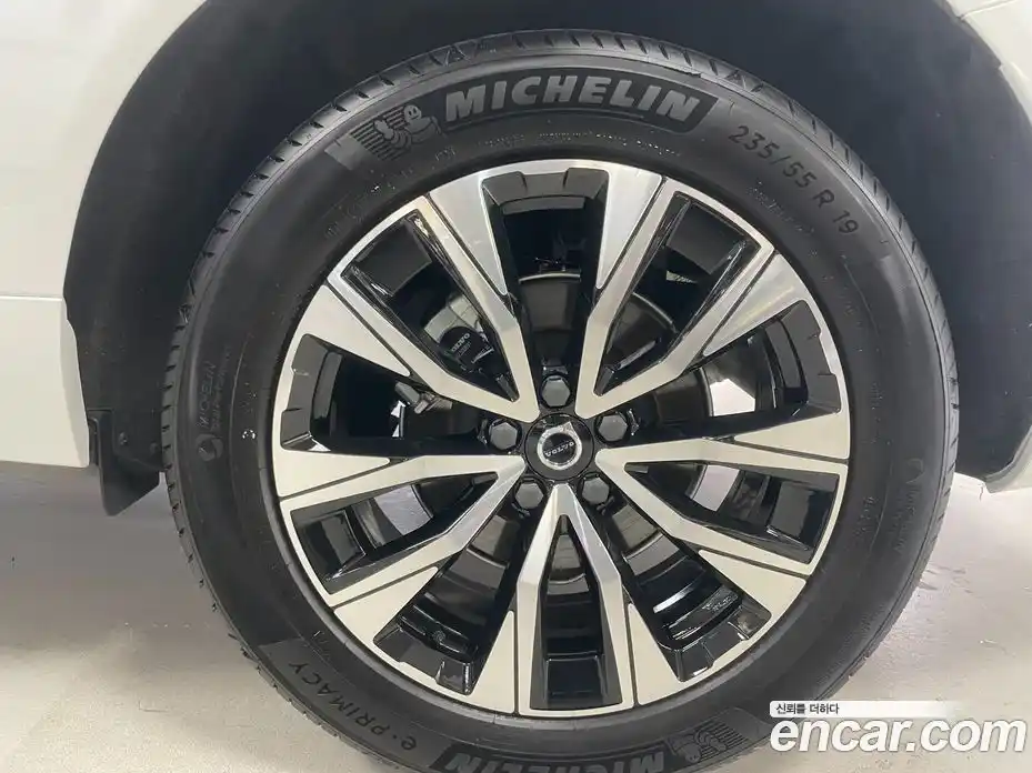 Volvo XC60 2025 2.0 Автомат в Москве № 270070, фото 5