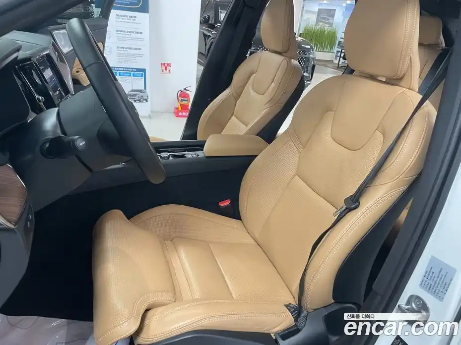 Volvo XC60 2025 2.0 Автомат в Москве № 270070, фото 10