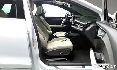 Audi Q4 e-tron 2023 0.2 Автомат в Москве № 292829, миниатюра 2