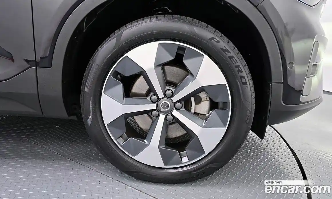 Volvo XC40 2023 2.0 Автомат в Москве № 293719, фото 18