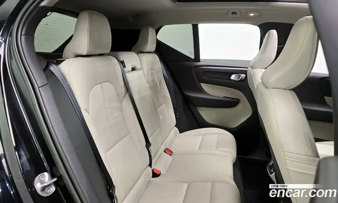 Volvo XC40 2023 2.0 Автомат в Москве № 293719, фото 19