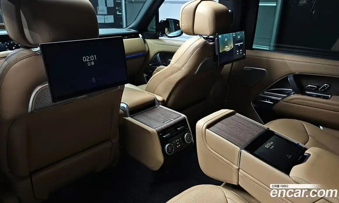 Land Rover Range-Rover 2025 4.4 Автомат в Москве № 298035, фото 17