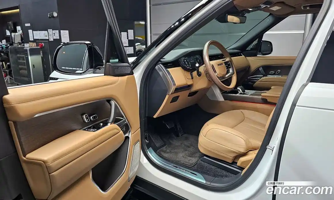 Land Rover Range-Rover 2025 4.4 Автомат в Москве № 298035, фото 18