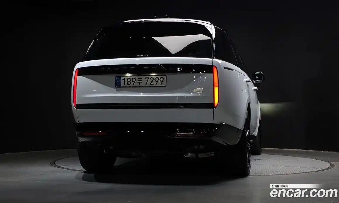 Land Rover Range-Rover 2025 4.4 Автомат в Москве № 298035, фото 7