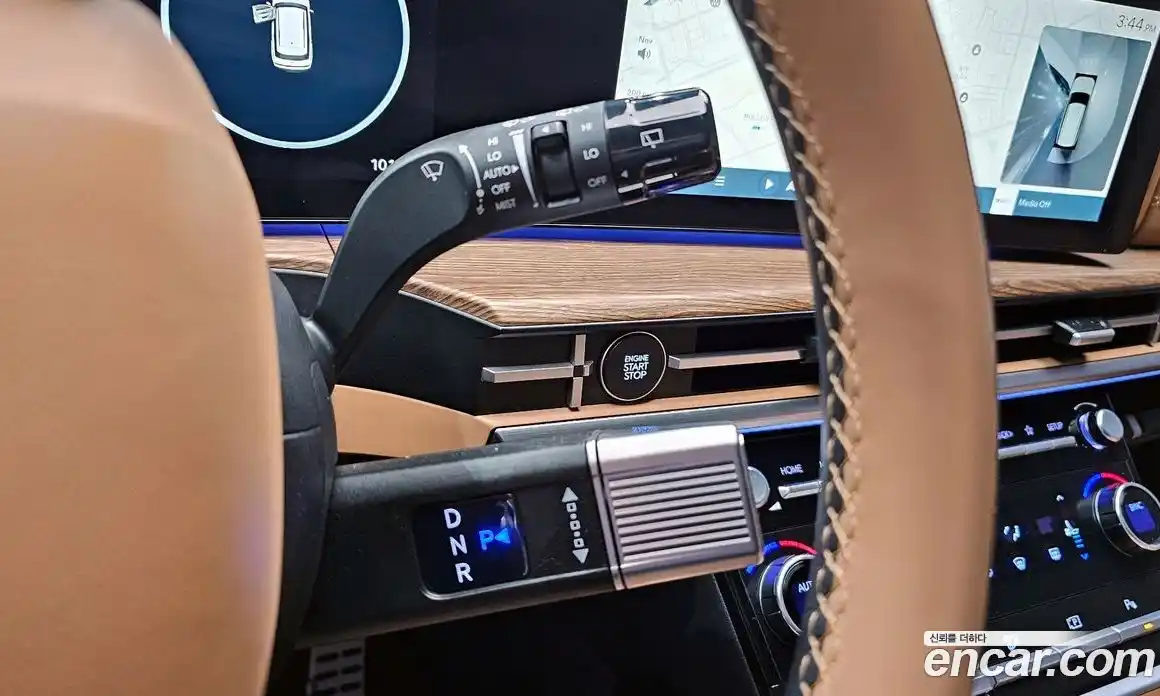 Hyundai Santa Fe 2024 1.6 Автомат в Москве № 300880, фото 2