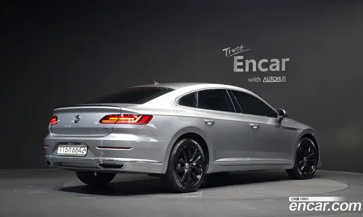 Volkswagen Arteon 2019 2.0 Автомат в Москве № 301090, фото 14