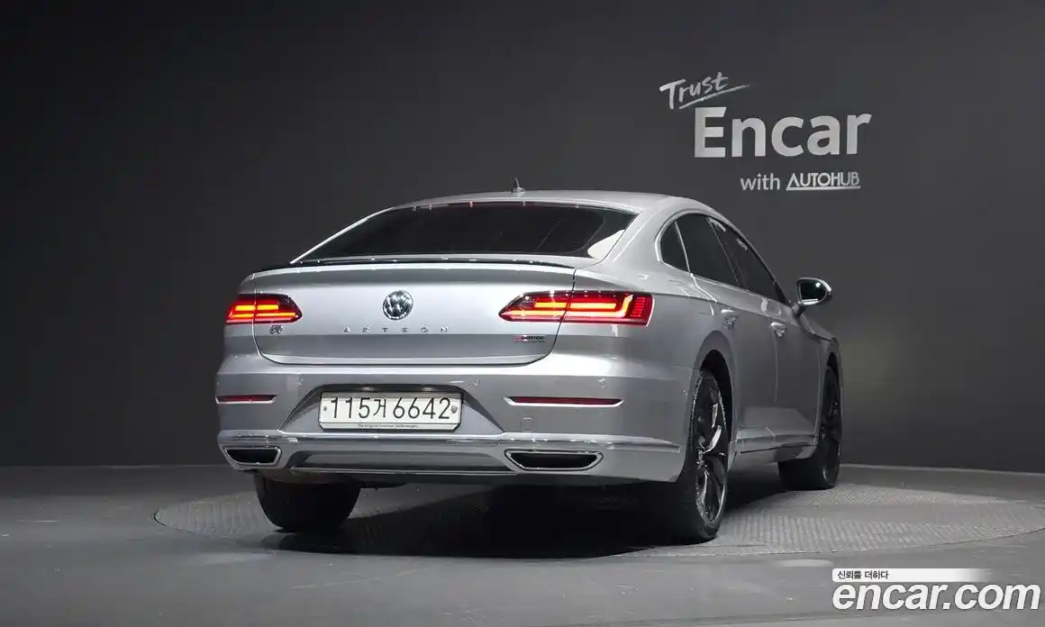 Volkswagen Arteon 2019 2.0 Автомат в Москве № 301090, фото 3