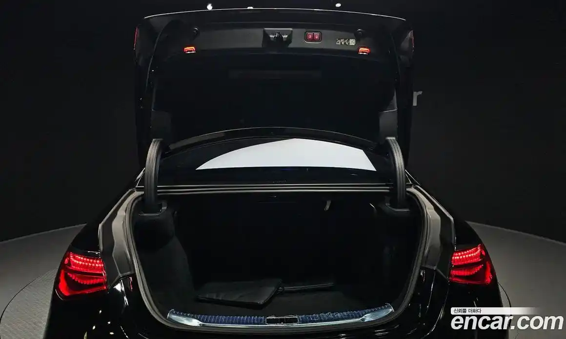 Mercedes-Benz S-Class 2023 6.0 Автомат в Москве № 310355, фото 13