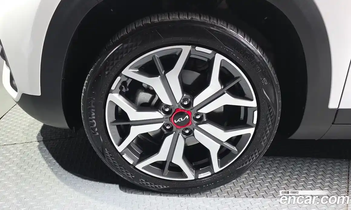 Kia Seltos 2023 1.6 Автомат в Москве № 320922, фото 5