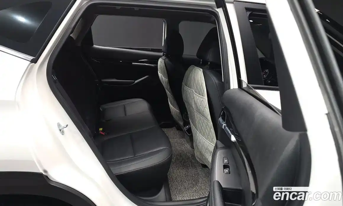 Kia Seltos 2023 1.6 Автомат в Москве № 320922, фото 7