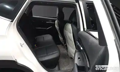 Kia Seltos 2023 1.6 Автомат в Москве № 320922, миниатюра 7