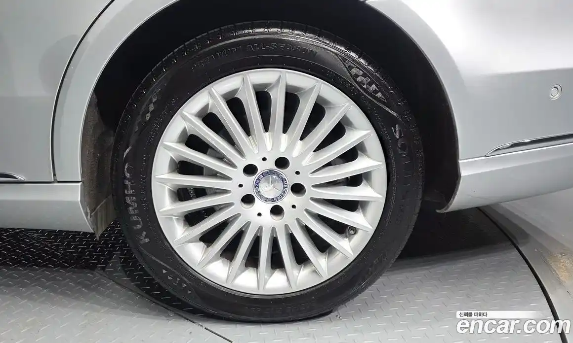 Mercedes-Benz E-Class 2014 3.5 Автомат в Москве № 342710, фото 16