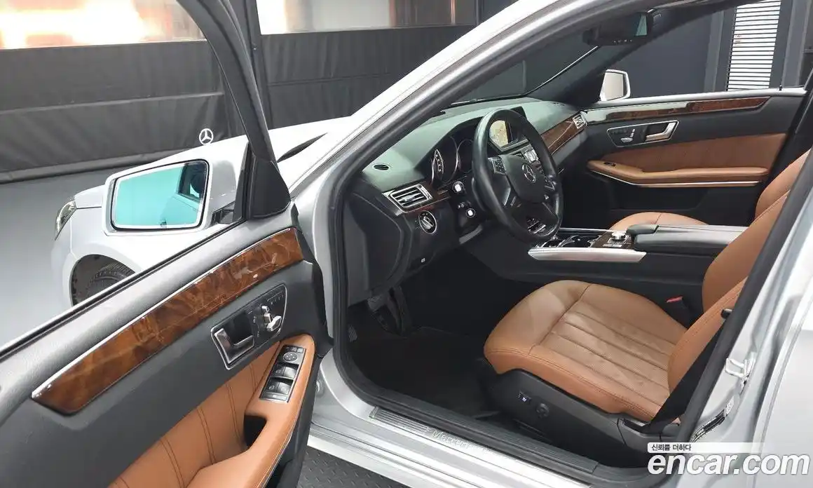 Mercedes-Benz E-Class 2014 3.5 Автомат в Москве № 342710, фото 18