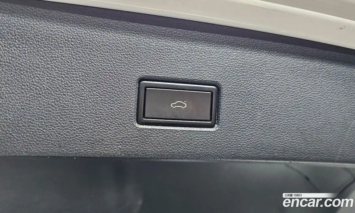 Volkswagen T-Roc 2021 2.0 Автомат в Москве № 383299, фото 18