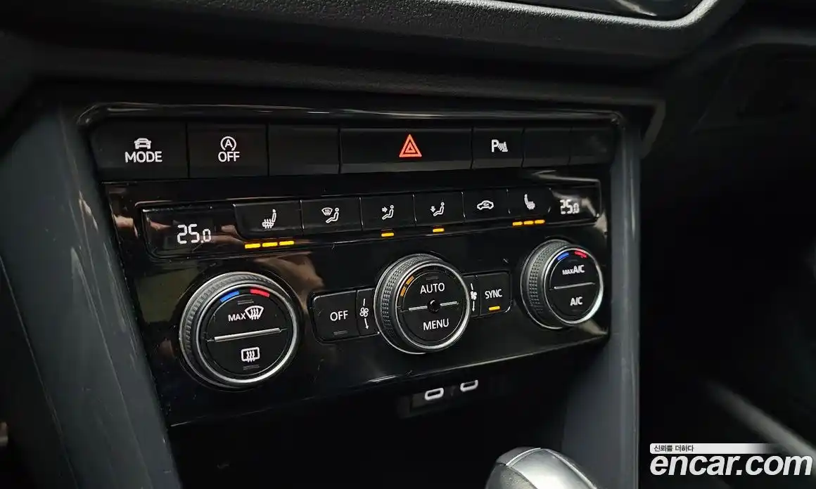 Volkswagen T-Roc 2021 2.0 Автомат в Москве № 383299, фото 19