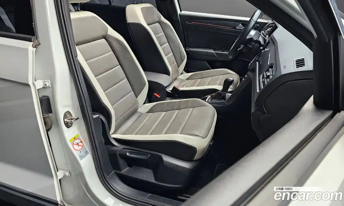 Volkswagen T-Roc 2021 2.0 Автомат в Москве № 383299, фото 10