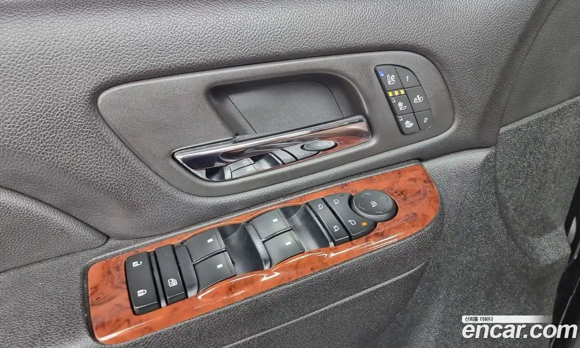 Chevrolet Surburban 2013 5.3 Автомат в Москве № 403924, фото 13