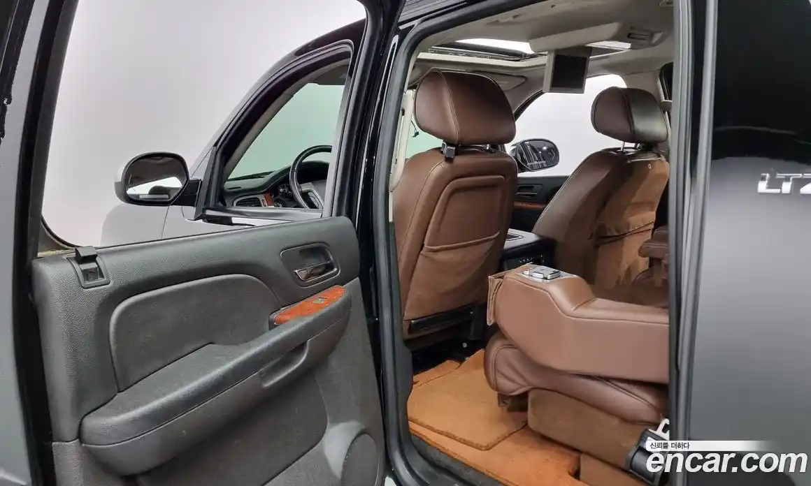 Chevrolet Surburban 2013 5.3 Автомат в Москве № 403924, фото 17