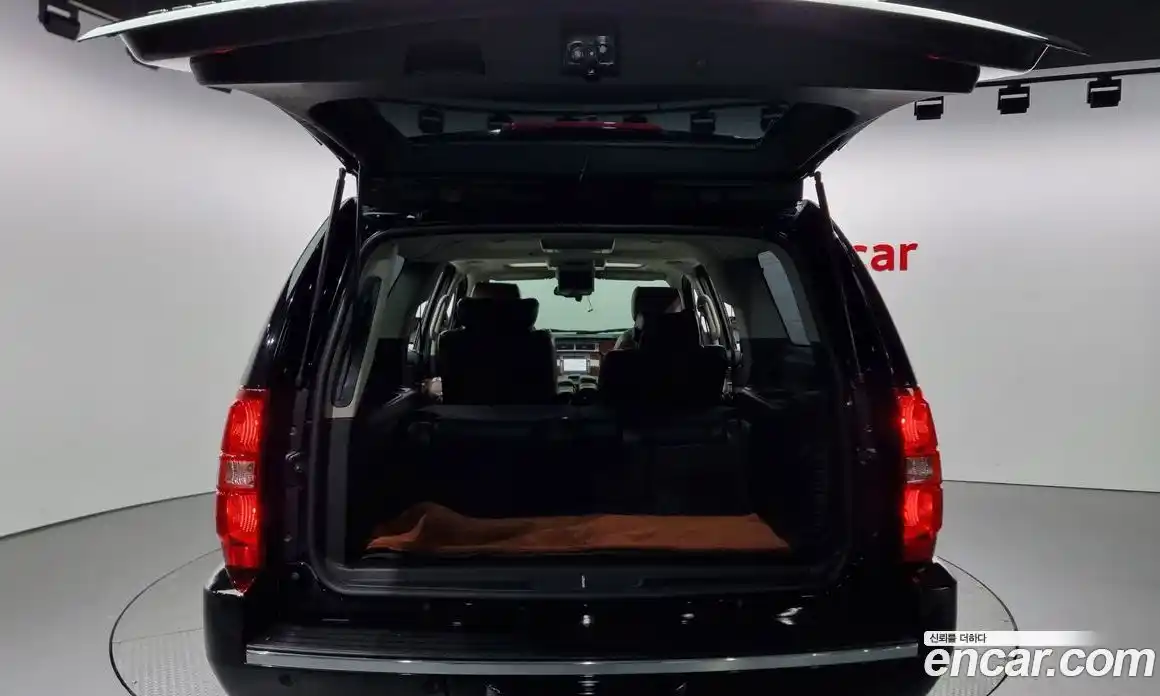 Chevrolet Surburban 2013 5.3 Автомат в Москве № 403924, фото 20