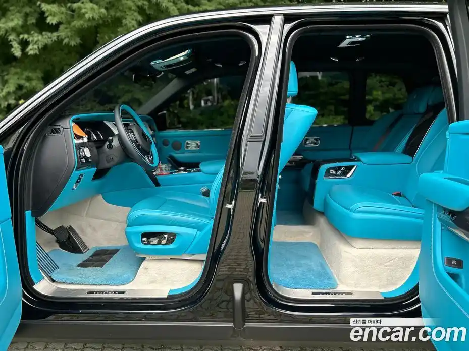 Rolls-Royce Cullinan 2023 6.7 Автомат в Москве № 407325, фото 16