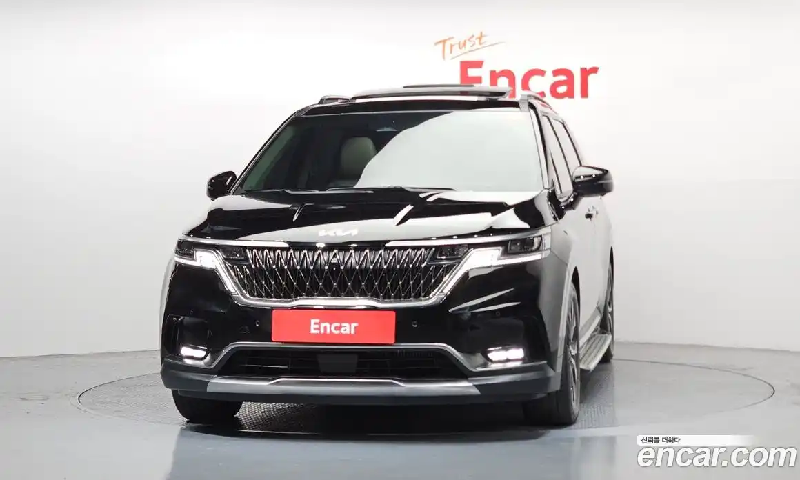 Kia Canival 2023 2.2 Автомат в Москве № 451490, фото 3