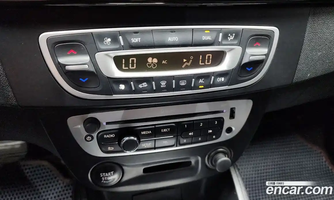 Renault SM3 2014 1.6 Автомат в Москве № 102418, фото 4