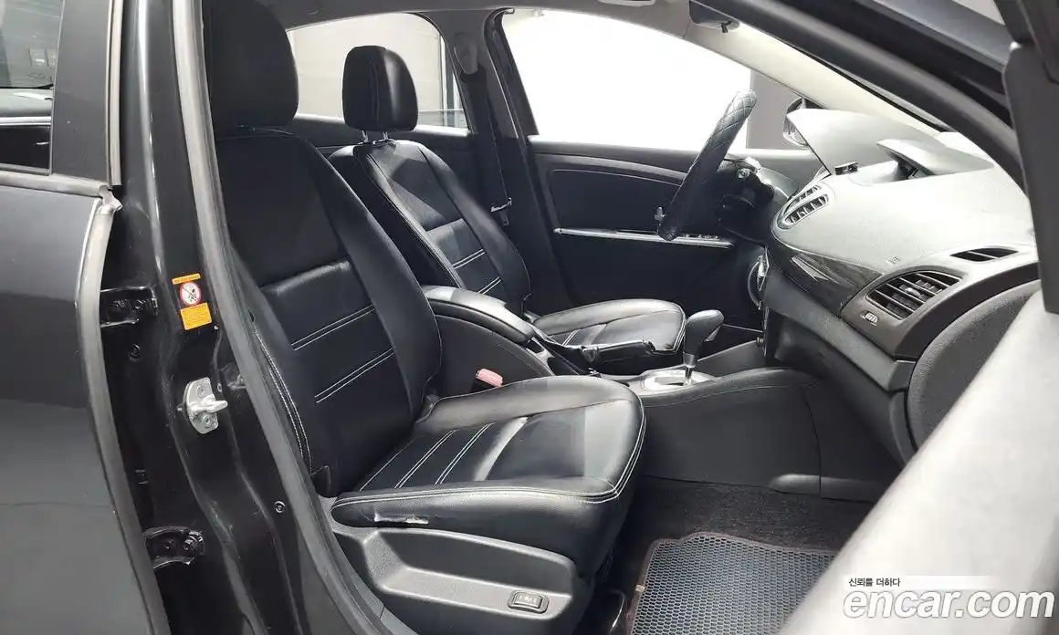 Renault SM3 2014 1.6 Автомат в Москве № 102418, фото 8